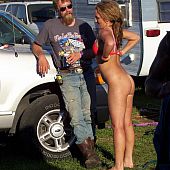 Look at exposed non-professional cunt beneath sun.